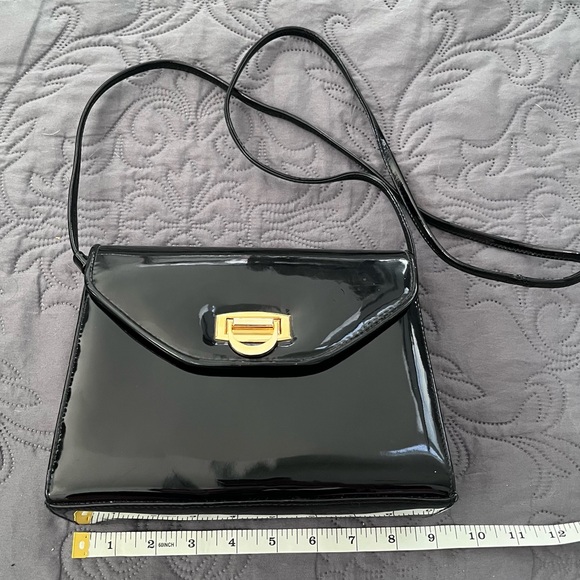 Bechamel Black Shoulder Bag with Gold Hardware and Interchangeable Handles. - Picture 7 of 7